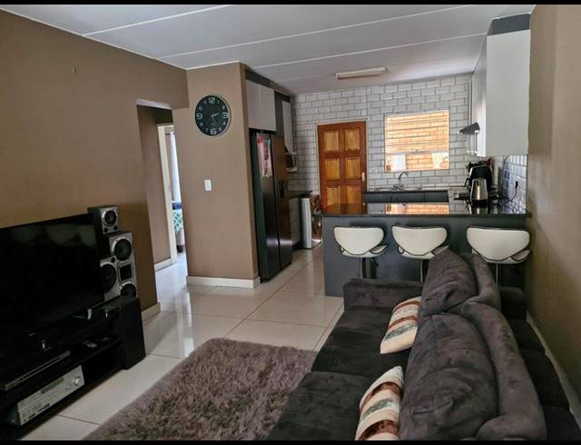 3 BEDROOM TOWNHOUSE FOR SALE IN TERENURE